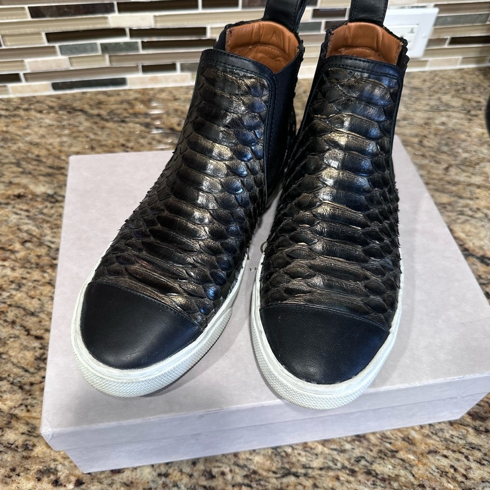 Jimmy Choo Black Textured High-Top Sneakers - Picture 5 of 8